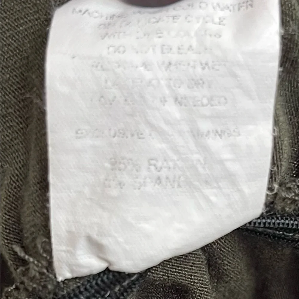 Antistar Pair of Cropped, Lightweight Tees (1 Forest Green, 1 Taupe), Size M - Picture 6 of 13